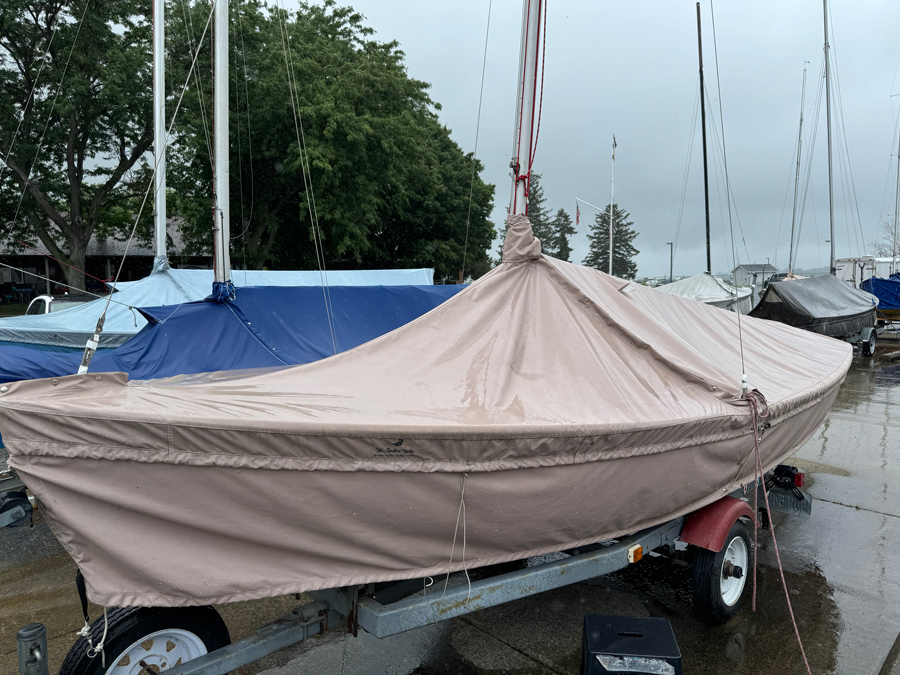 Interlake Skirted Mooring Trailing Mooring Cover