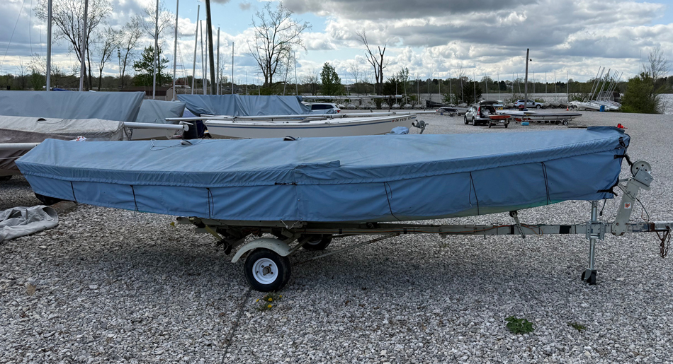 Interlake Skirted Trailing/Mooring Cover