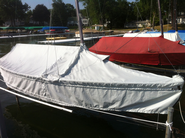 Lightning Skirted Mooring Cover