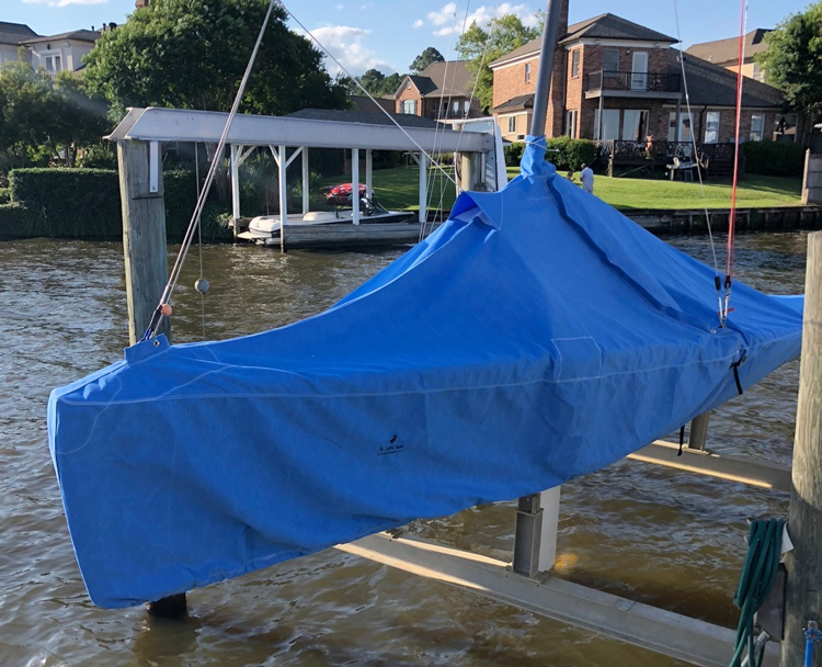 Viper 640 Skirted Sloped Boom Mooring Cover
